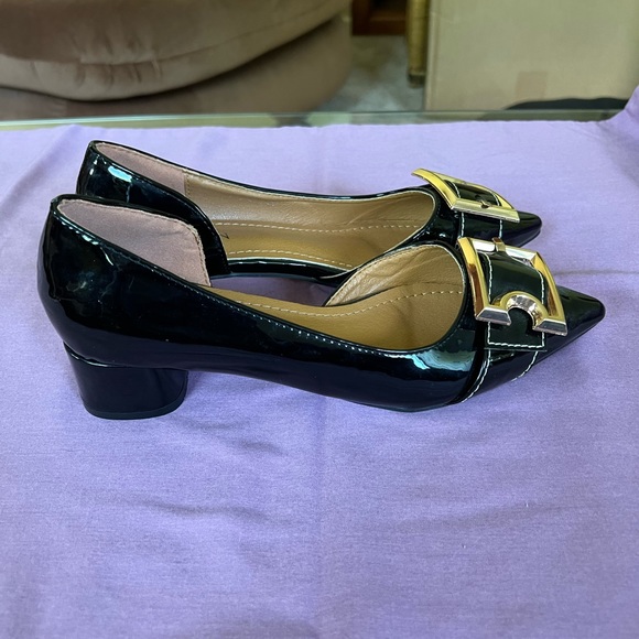 Never worn!!! Gorgeous Black patent leather with gold buckle and red bottom. - Picture 3 of 8